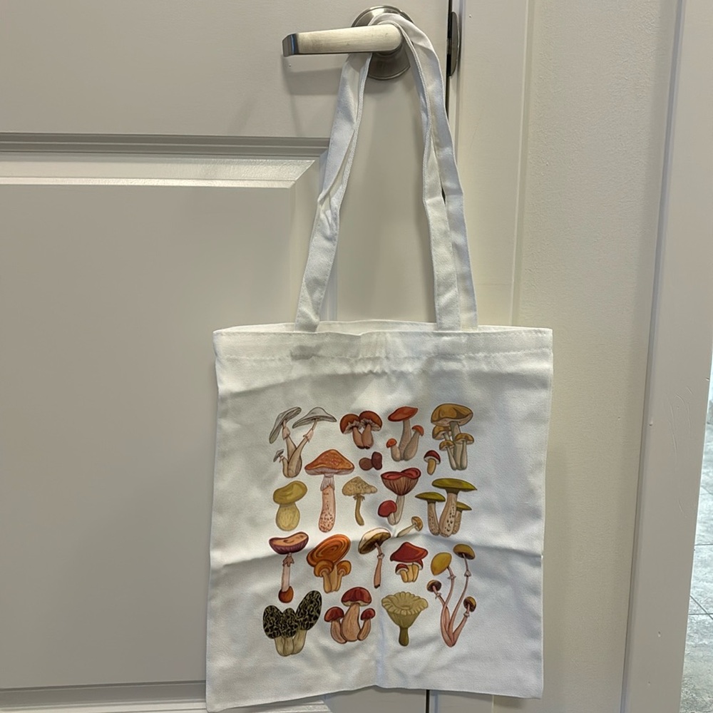 White mushroom canvas bag